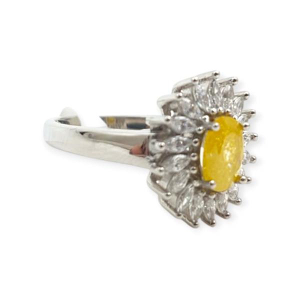 925 Sterling Silver Ring in Flower Shape with Beautiful Yellow Stone